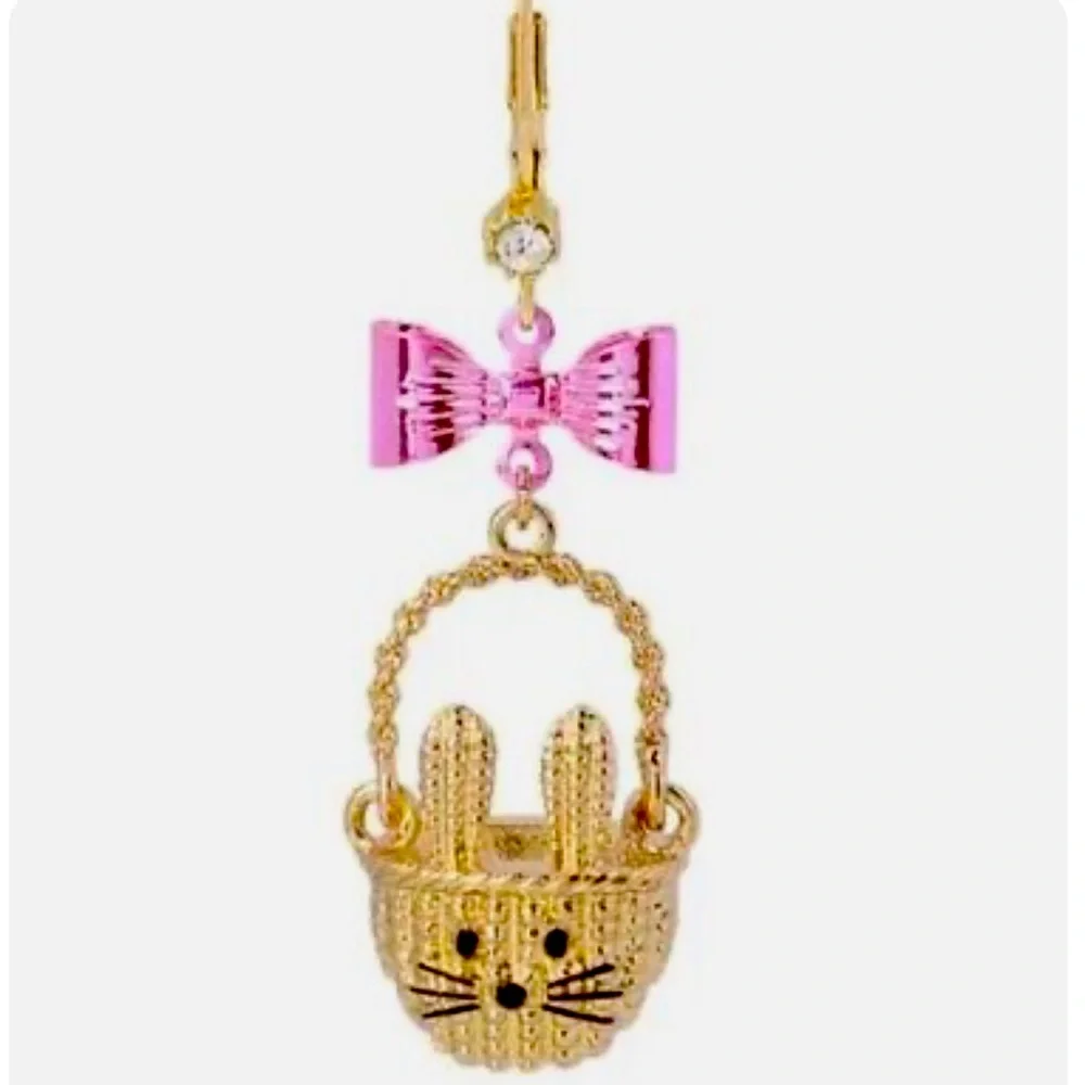 New Betsey Johnson  pink bow with bunny basket earrings - Picture 4 of 15